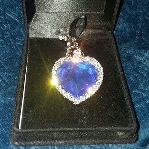 Titanic Reproduction "Heart of the Ocean" Necklace